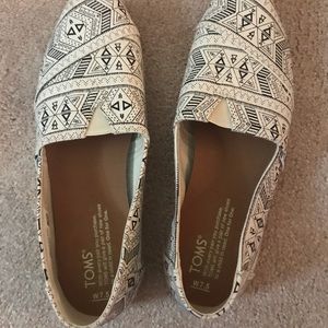 Toms Aztec print canvas shoe